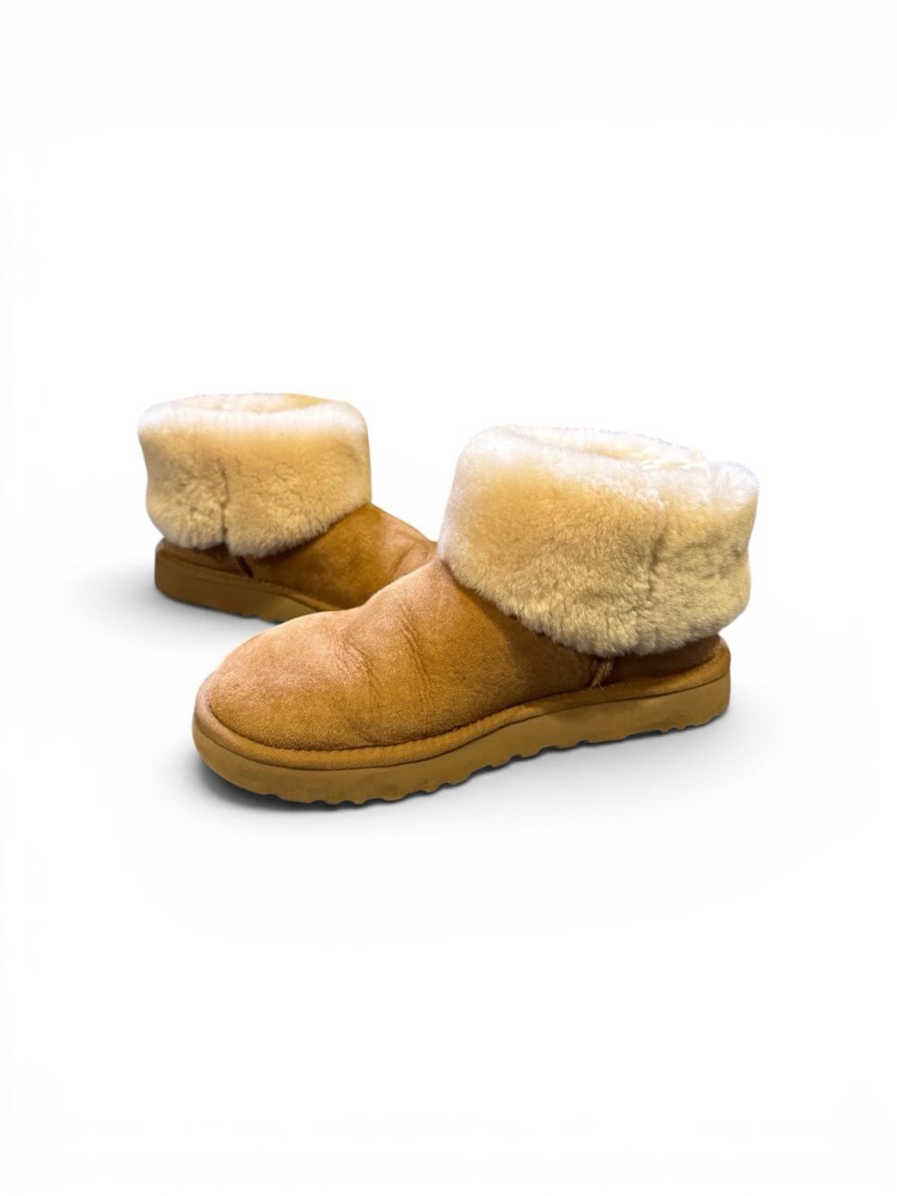 UGG Classic Mini Fluff Boots‎ Sheepskin Chestnut Cozy Winter Women’s Size 9